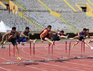 Aydınlı sporcu 110 metre engellide Türkiye rekoru kırdı