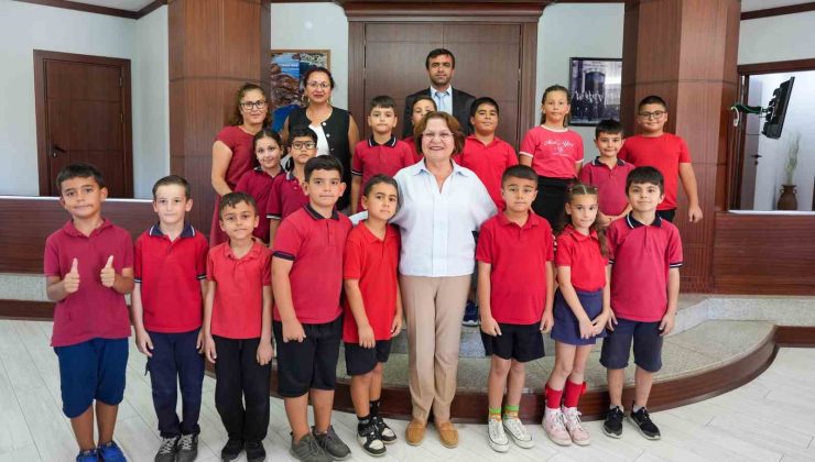 Başkan Gençay, minik misafirlerini ağırladı