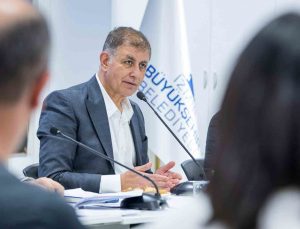 Başkan Tugay: “Zeytinin değerini ekonomiye yansıtmalıyız”