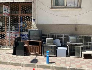 Bir dönemin vazgeçilmezi tüplü televizyonlar, şimdilerde nostalji yaşatıyor