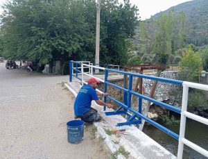 Bozdoğan Belediyesi’nden Kazandere’de korkuluk ve tel örgü çalışması