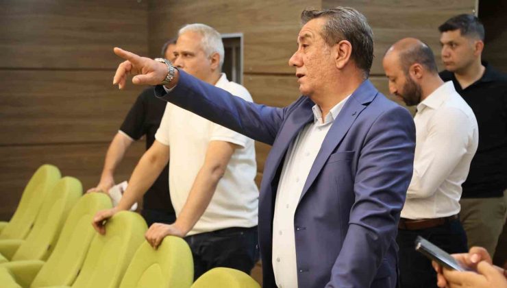 Efeler Belediyesi Muzaffer İzgü Salonu yeni yüzüyle sanatseverleri bekliyor