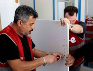 Efeler Sosyal Yardım Ağı vatandaşların ihtiyaçlarını karşılıyor