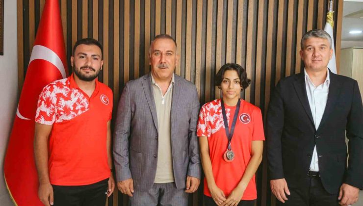 Gençlik ve Spor İl Müdürü Yığmatepe başarılı sporcuyu ağırladı