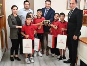 Koçarlı’nın ’Neşe Robot’u Türkiye üçüncüsü oldu