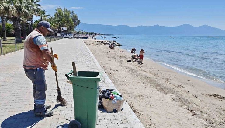 Kuşadası’da bayramtatilinde 3 bin 67 ton çöp toplandı