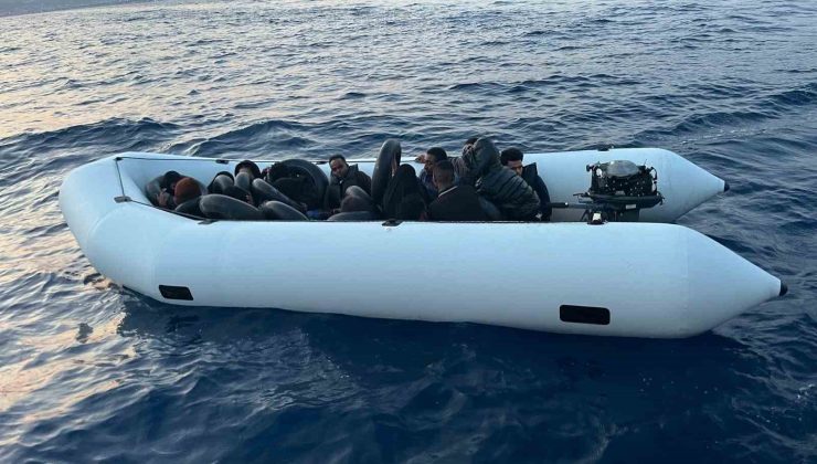 Kuşadası’nda 18 düzensiz göçmen kurtarıldı