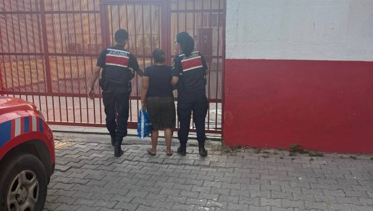 Kuşadası’nda 8 yıl 4 ay hapis cezası ile aranan kadın şahıs yakalandı