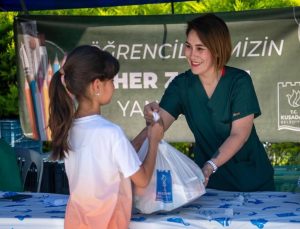 Kuşadası’nda öğrencilere 122 bin beslenme paketi desteği