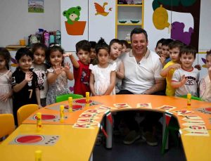 Kuşadası’ndaki Çocuk Gelişim Merkezi ailelerin yükünü hafifletiyor
