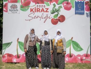 Kuşadası’ndaki Kiraz Şenliği binlerce ziyaretçiyi ağırladı