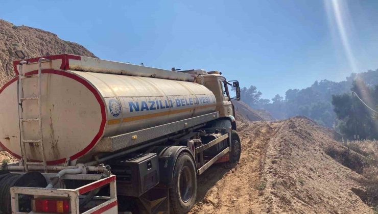 Nazilli Belediyesi ekipleri Bozyurt’taki yangın söndürme çalışmalarına destek veriyor