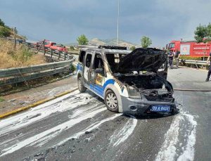 Polis aracı alevlere teslim oldu