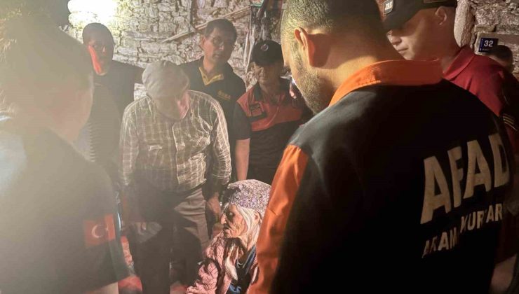 Alzheimer hastası yaşlı kadın ekiplerin çalışmasıyla sağ bulundu