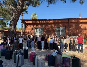 Aydınlı gençler ücretsiz gençlik kampı için Antalya yolcusu
