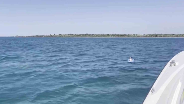 Deniz yatağıyla açığa sürüklenen çocuğu Sahil Güvenlik kurtardı