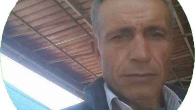 Etrafa yayılan kötü koku üzerine eve giren ekipler yalnız yaşayan adamın cesedi ile karşılaştı