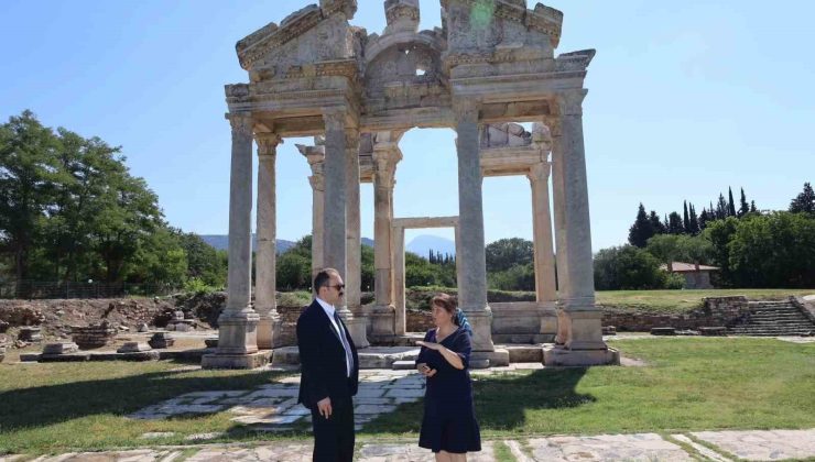Kaymakam Battal, Afrodisias’taki çalışmaları inceledi
