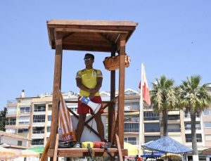 Kuşadası sahillerinde güvenlik ön planda