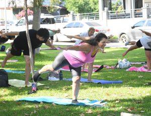 Kuşadası’nda sabah sporu etkinliklerine yoğun ilgi