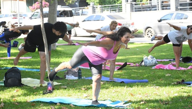 Kuşadası’nda sabah sporu etkinliklerine yoğun ilgi