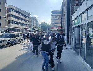 Kuşadası’ndaki cinayetin şüphelileri adliyeye sevk edildi