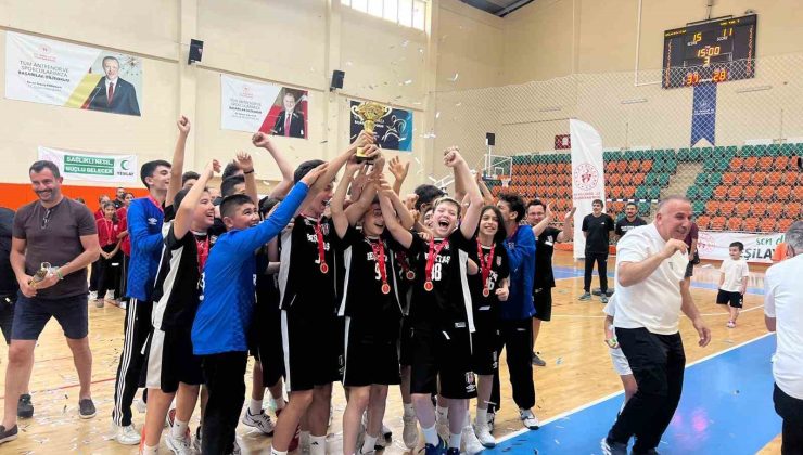 Minikler Hentbol Türkiye Şampiyonası Kuşadası’nda tamamlandı