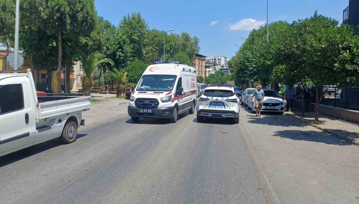 Motosiklet ile kamyonet çarpıştı: 2 yaralı