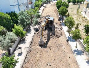 Nazilli’de yol, altyapı ve park çalışmaları sürüyor