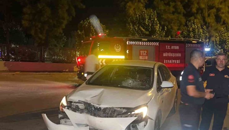 Otomobil ile motosiklet kafa kafaya çarpıştı