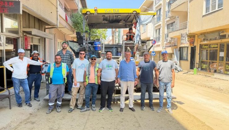 Yenipazar’da sıcak asfalt çalışmaları hız kesmeden sürüyor