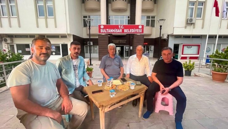 Sultanhisar’da Rozet mi Değişti, Ceket mi?