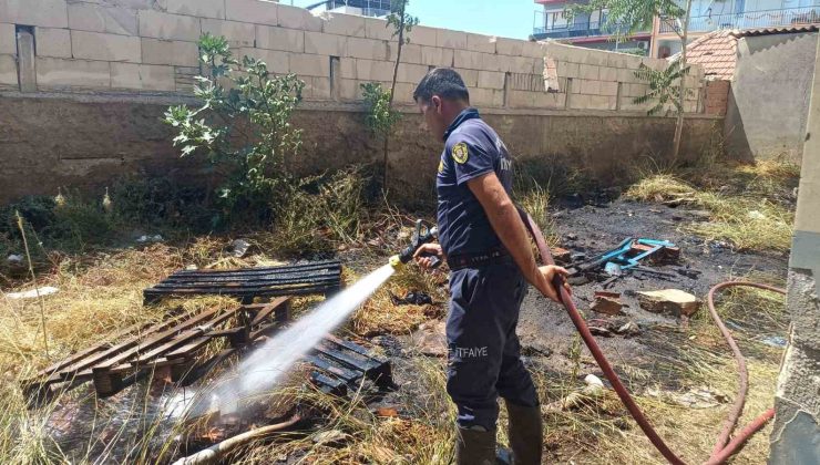 Apartmanın arka bahçesinde çıkan yangın büyümeden söndürüldü