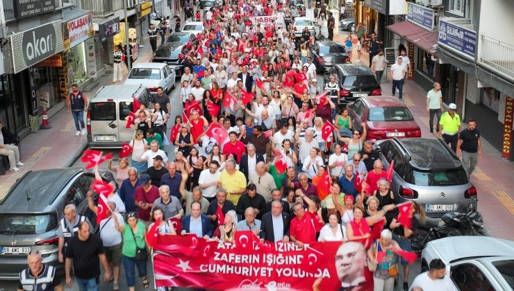 Başkan Yetişkin 30 Ağustos coşkusunu Efeler’de dört bir yana taşıdı