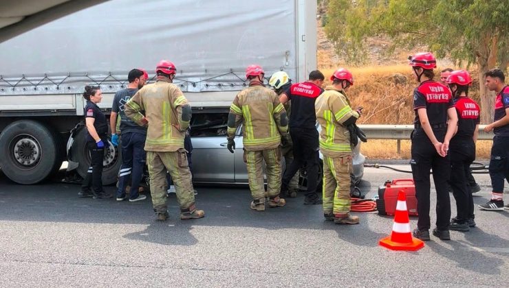 Tır’ın Dorsesine çarpan otomobilin sürücüsü hayatını kaybetti