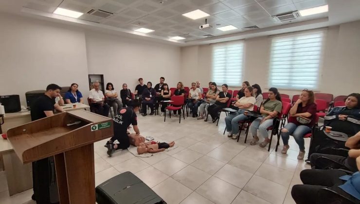 Karacasu Devlet Hastanesi’nde CPR eğitimi verildi