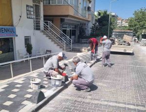 Kuşadası’nda eskiyen yollar yenileniyor