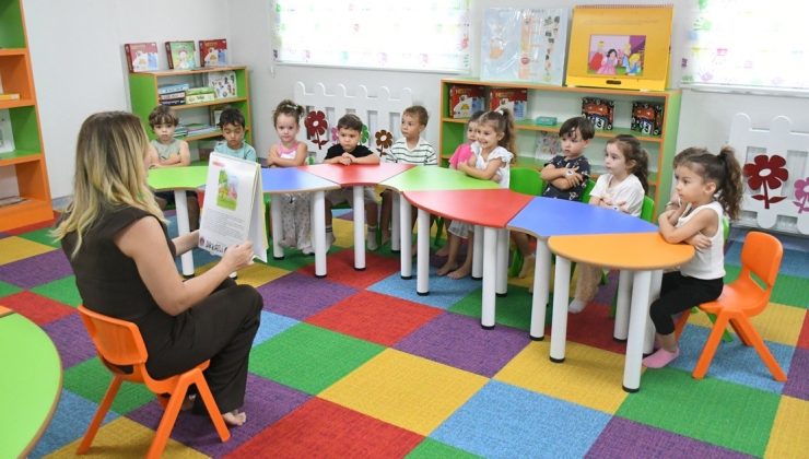Kuşadası’nda miniklerin eğitim yolculuğu Çocuk Gelişim Merkezi’nde sürüyor