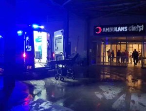 Minibüs tarlaya uçtu: 1 ölü, 2 yaralı