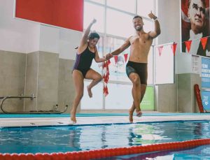 Özel sporcular Pınarbaşı Yüzme Havuzu’nda sporla buluşuyor
