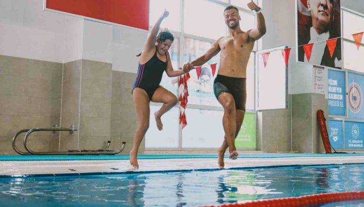 Özel sporcular Pınarbaşı Yüzme Havuzu’nda sporla buluşuyor