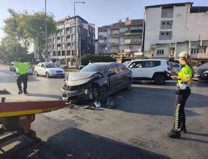 Aydın’daki kazada baba ve oğlu yaralandı