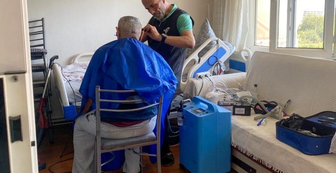 Efeler’de evde bakım hizmeti ihtiyaç sahiplerine umut oluyor