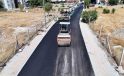Efeler’de sıcak asfalt çalışmaları sürüyor