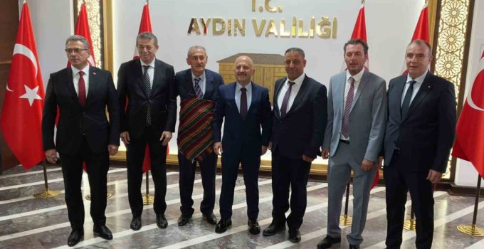 İlin Ahisi’ne ödülünü Aydın Valisi Varol verdi