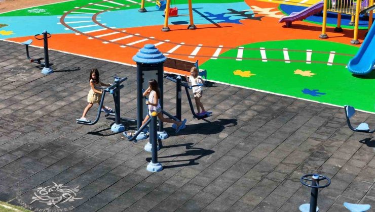 Kuşadası’nda Timur Selçuk Parkı yenilendi