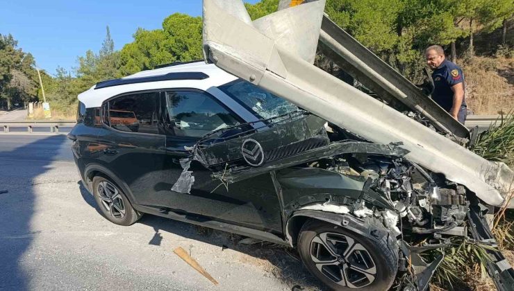 Söke’de otomobil bariyere çarptı: 1 yaralı