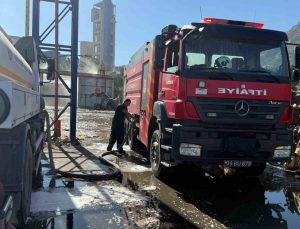 Söke’deki kağıt fabrikası yangınına itfaiyeden hızlı müdahale