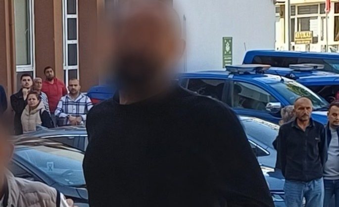 Aydın’da polisten kaçan silahlı tehdit şüphelisi adliyeye sevk edildi